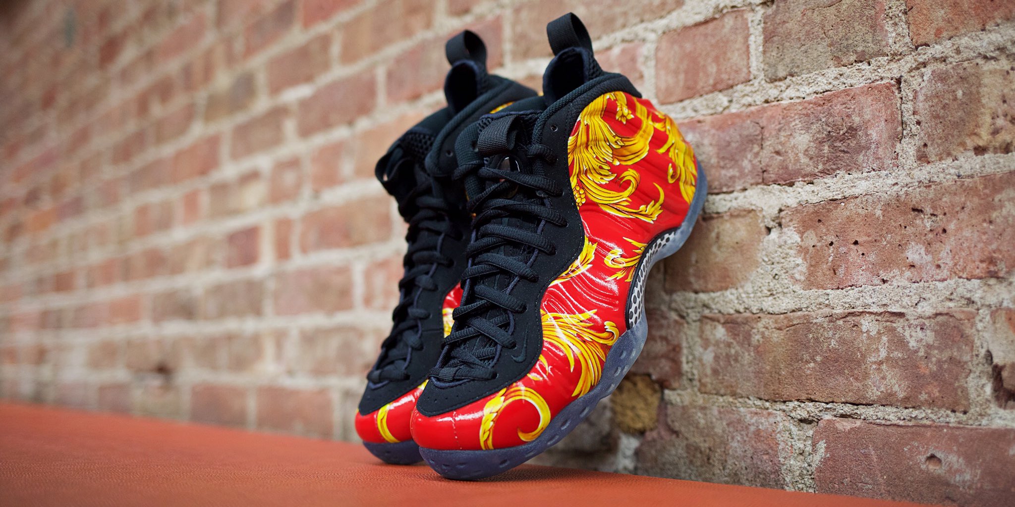 Flight Club on Twitter: "Nike Foamposite One "Supreme" https://t.co/lF1uZk6bMT https://t.co/RGgqWuR4Tb" /