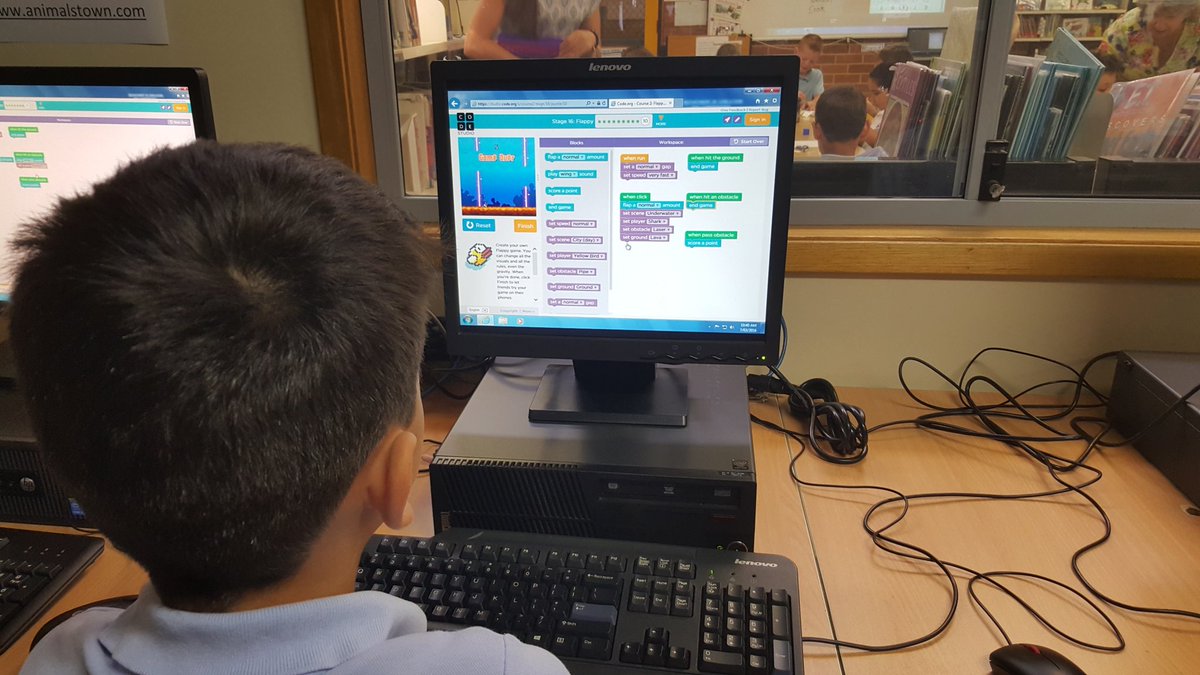 Class34G's tweet photo. #coding with #3/4G https://t.co/CoLOHeDiXo https://t.co/aziOTsZ8iB