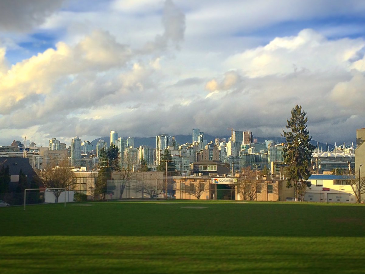 ekitch's tweet photo. New Zealand time. Thanks Vancouver https://t.co/3QzqzdszVu
