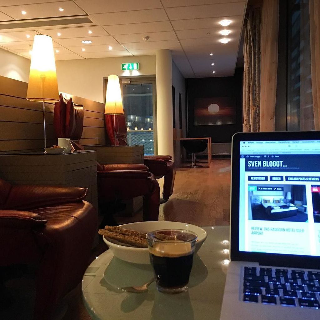 svhennig's tweet photo. good morning from #Oslo #lufthavn it's definitely to early to start the day #OSLLounge #lo… https://t.co/rb9nwh5HkH https://t.co/BBFvaG9x93