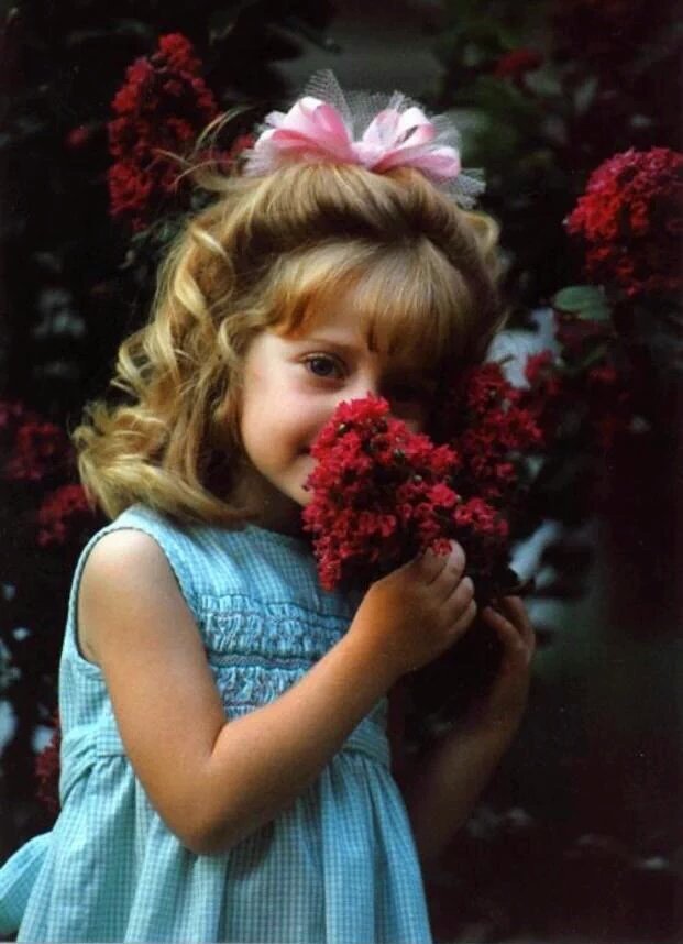 🌹 انت السعادة التي لا توصف ،، ولاحد لها.!؟
بحضورك يكمل جمال الصبح 💫 وتتم روووعة مساه..!!🎼❤
🎀بوووح💎