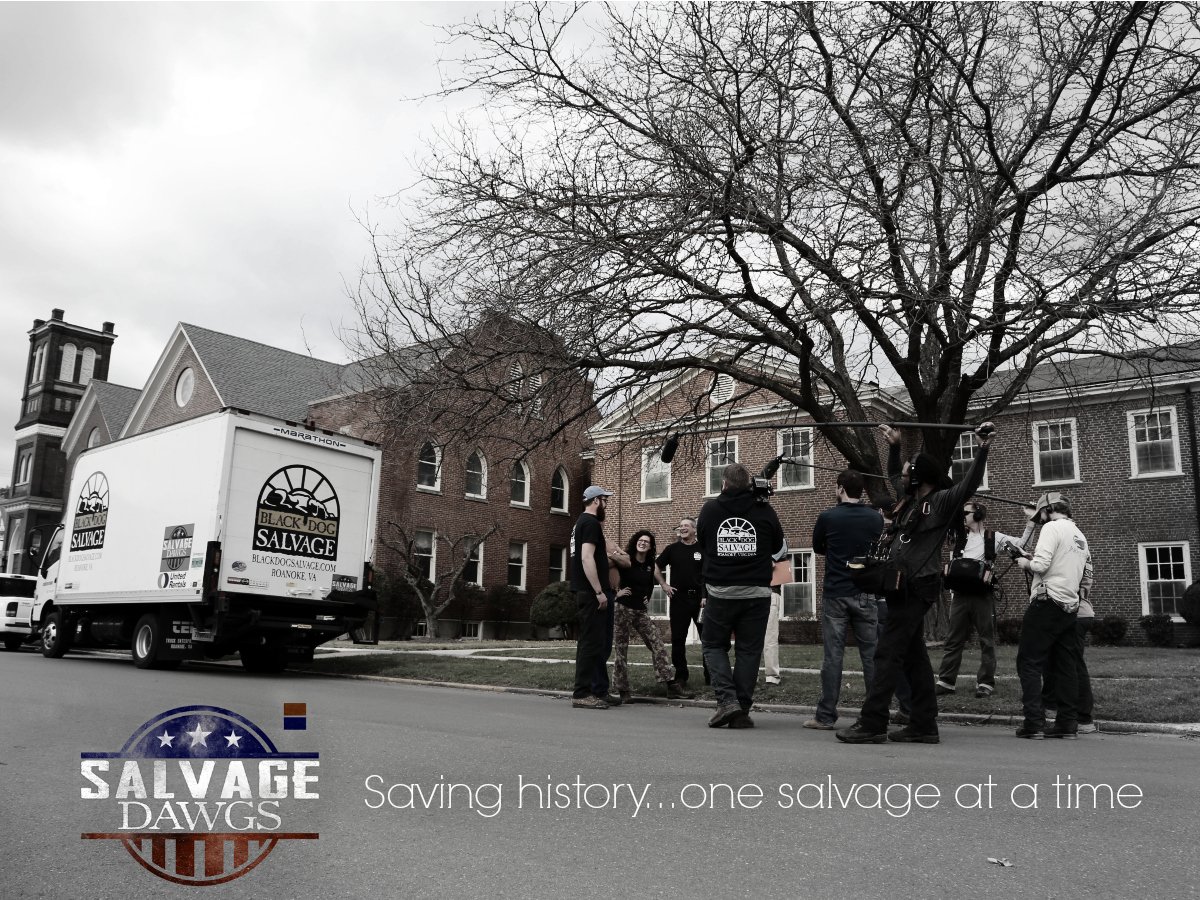 DIYNetwork's tweet image. Two NEW episodes of #SalvageDawgs air Tonight 9|8c!