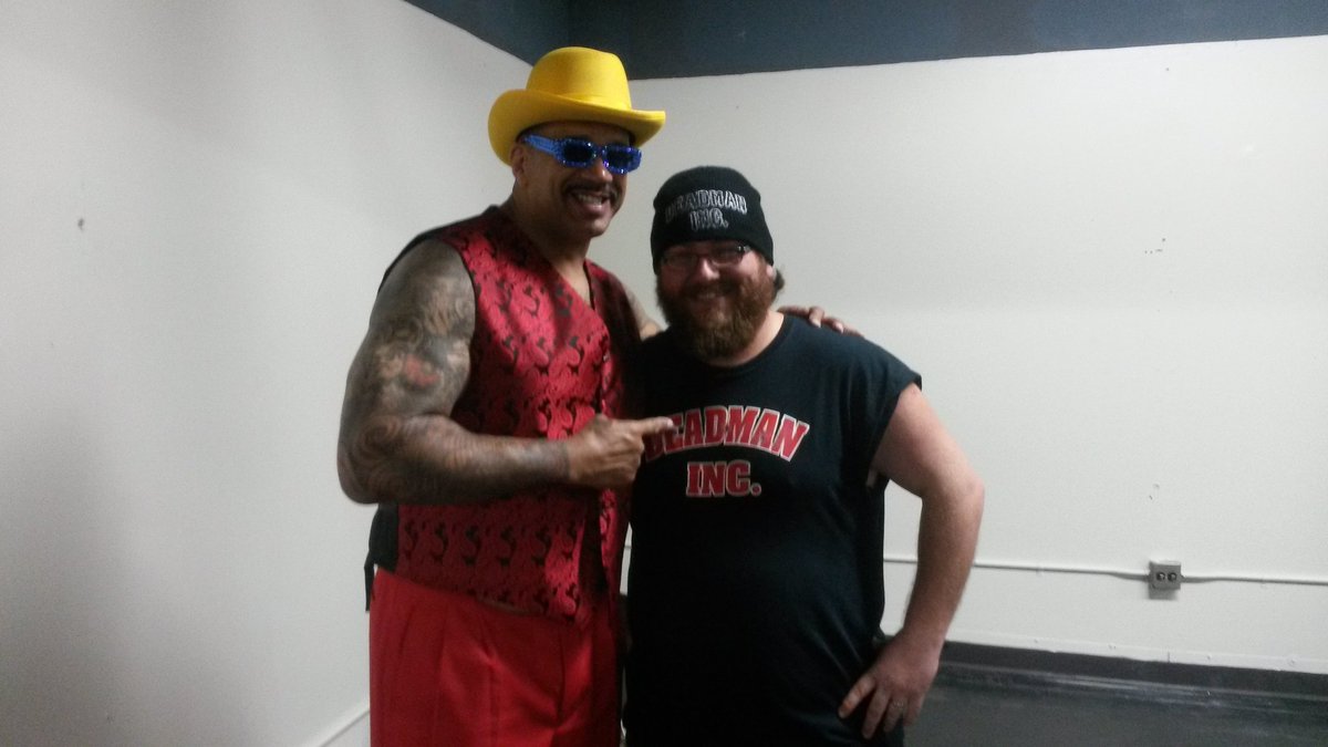 TheDEADMAN820's tweet photo. @hotrainexpress thank you so much for today congratulations on @WWE #HallOfFame great guy to talk to #ThisIsAwesome https://t.co/Nrwq8hZUvz