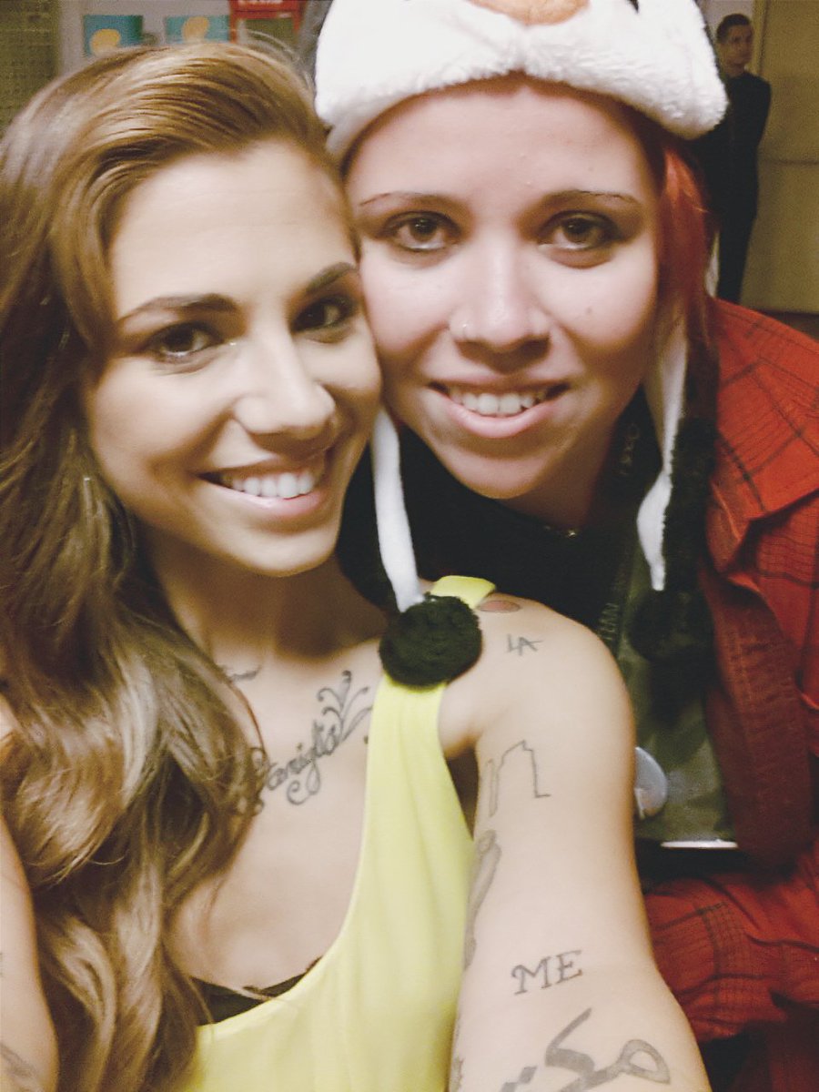 fernanda tweet media