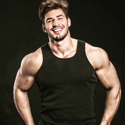 Hassan_khalile's tweet photo. الإثنين مغاربة لكن من الأجمل؟
أمين (لابس اسود)😀
حمزة (لابس اسود أيضا) 😳
صافي بلاش بجوج تبوكيصة😂
و ديما مغرب ههههههه💚 https://t.co/If3STWNci5