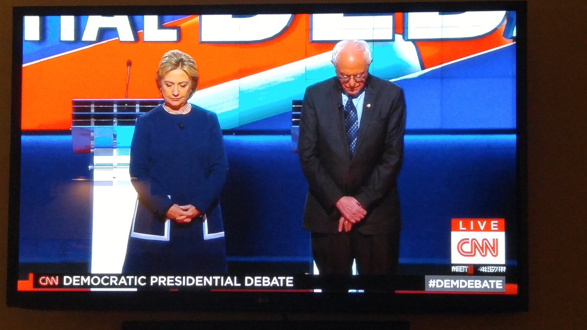 scottster's tweet photo. Let us join in prayer to help HRC learn to dress herself one day. https://t.co/xsKC0QPueU