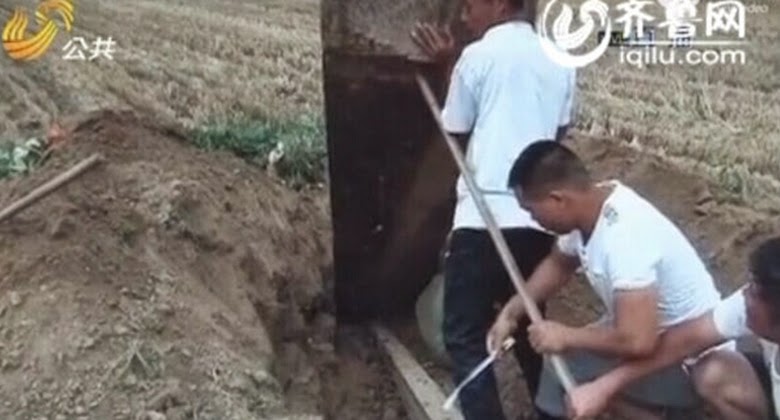 ardanradio's tweet photo. #BEDAWEH Berita Dari Mana Weh
Di China lagi heboh pencurian mayat perempuan buat di jual loh, serem ga?

#CIPAGANTI https://t.co/ihMrYrsAUz