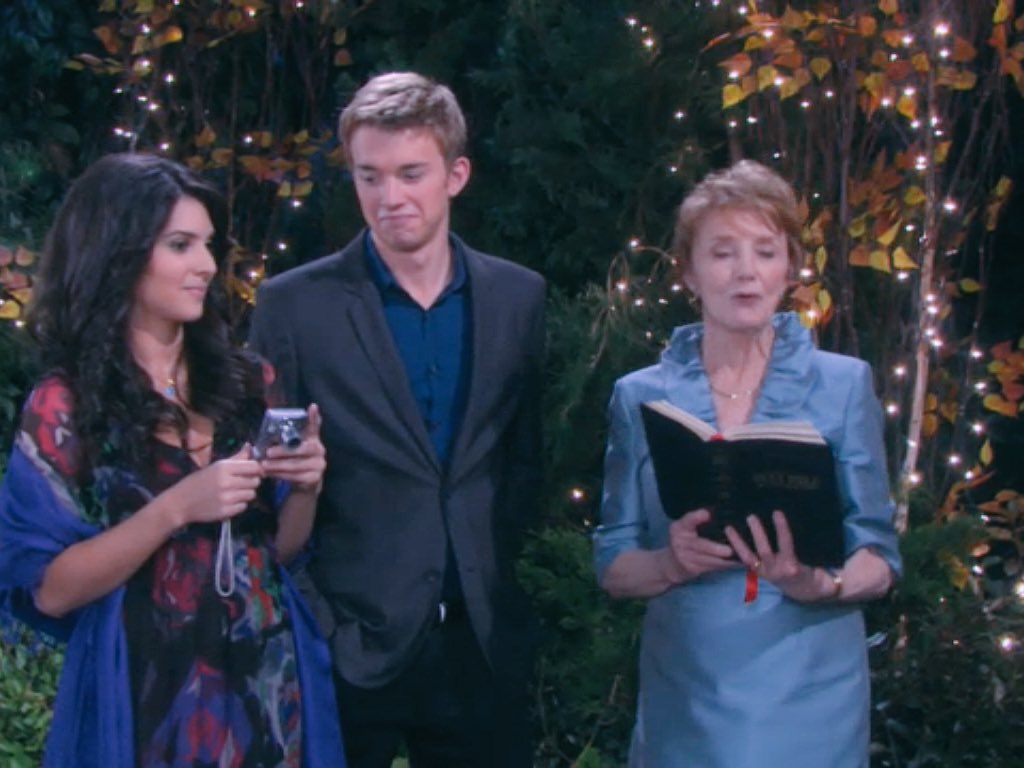 Forever_SAFE's tweet photo. #SafeWedding #SAFE #Days 5 https://t.co/jkWshI7Ngl