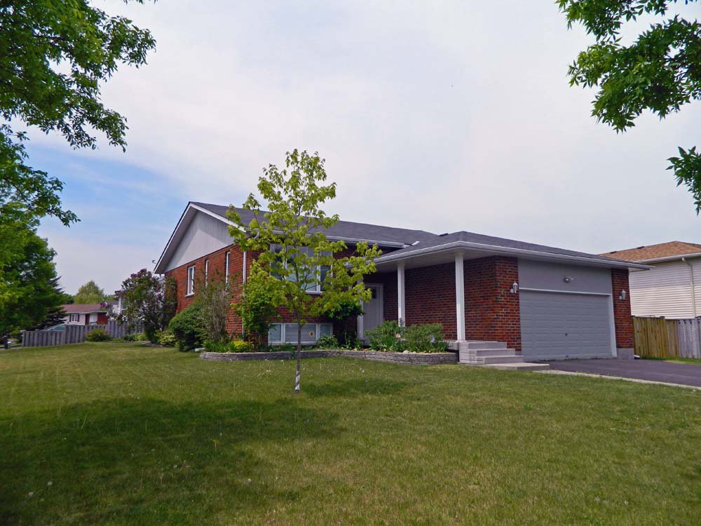PEC_Getaway's tweet photo. Check out these #PrinceEdwardCounty #VacationRental listings from County Holiday Homes! https://t.co/5IGyDQHwXN https://t.co/HSPy5tiIza