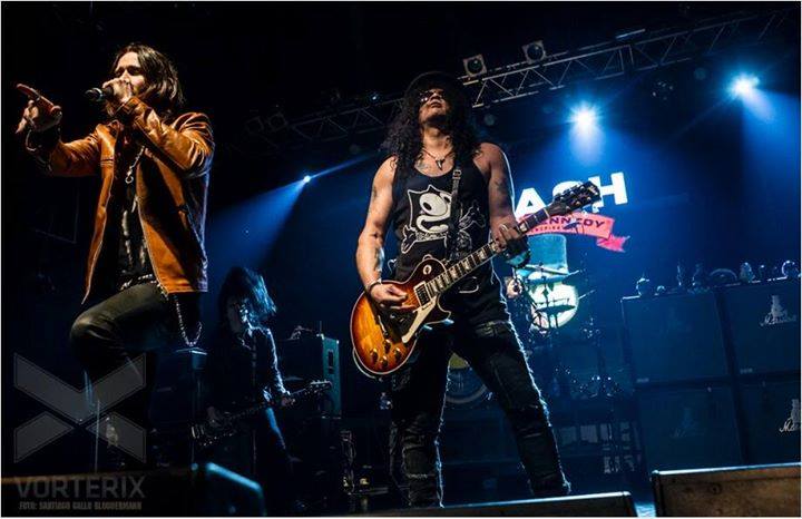 FansDeSlashOnly's tweet photo. Un día como hoy hace un año...
SMK&amp;C, con la participación sorpresa de Duff McKagan, en el @TeatroVorterix https://t.co/vTzQ9XaRDx