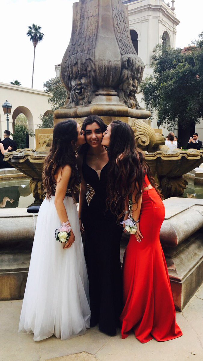 larakayyy's tweet photo. Promm✨ https://t.co/CGgfMBeOba