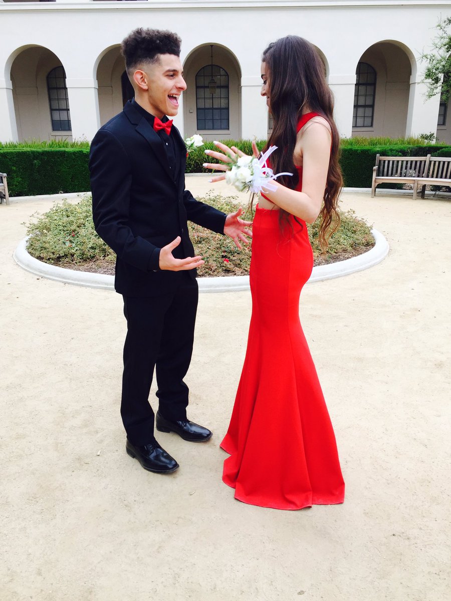 larakayyy's tweet photo. Promm✨ https://t.co/CGgfMBeOba