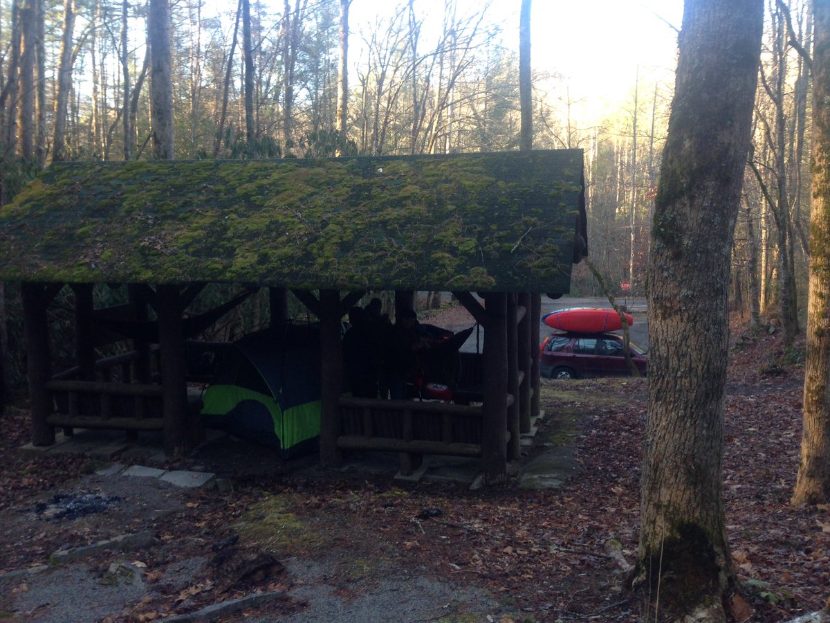 e_swag_money's tweet photo. Illegal camping at its finest👌👮 https://t.co/isxl9UaHtE