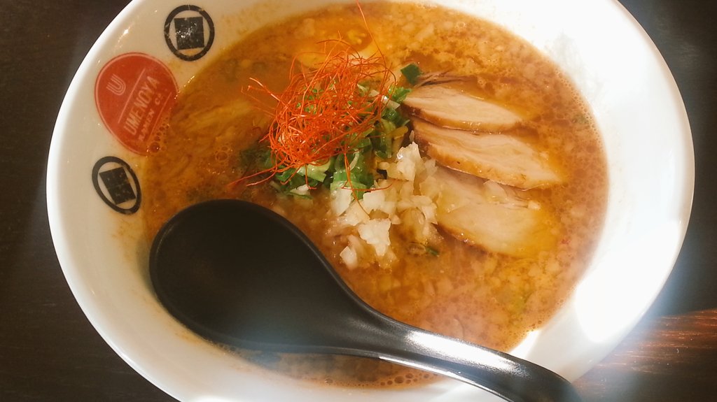 ConstanceDunn's tweet photo. #SundaySupper...Spicy miso #ramen at #umenoya #losangeles does not suck / Thought you might like @Mui_Tsun !!! https://t.co/RsKYqOPCkp