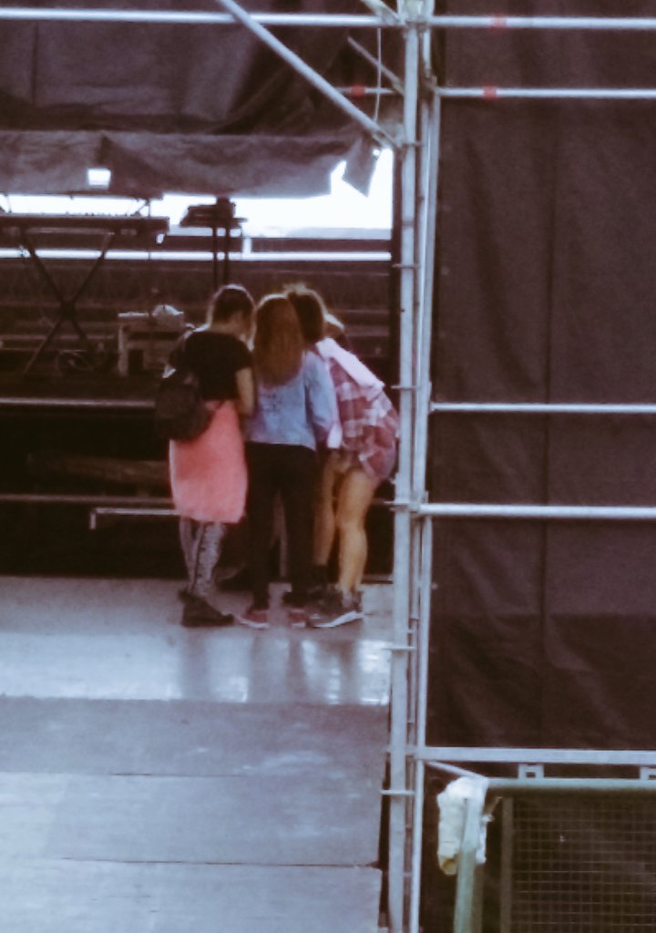 CamiReales123's tweet photo. Las bailarinas de Lali.😍😘
La Rompiste Reina!!! @laliespos #LaliEnTucuman ❤👑 https://t.co/bVU6xIJxuF