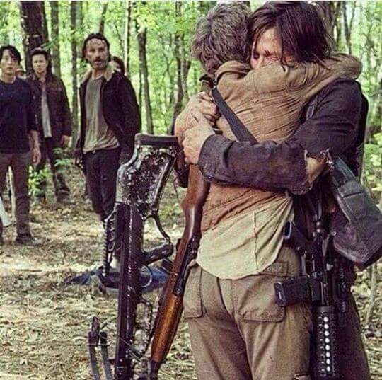 17Luciole's tweet photo. Carol and Daryl ♡♡♡ #Caryl #WeWantCaryl #StayStrongCarylers https://t.co/khm2wuxEEH