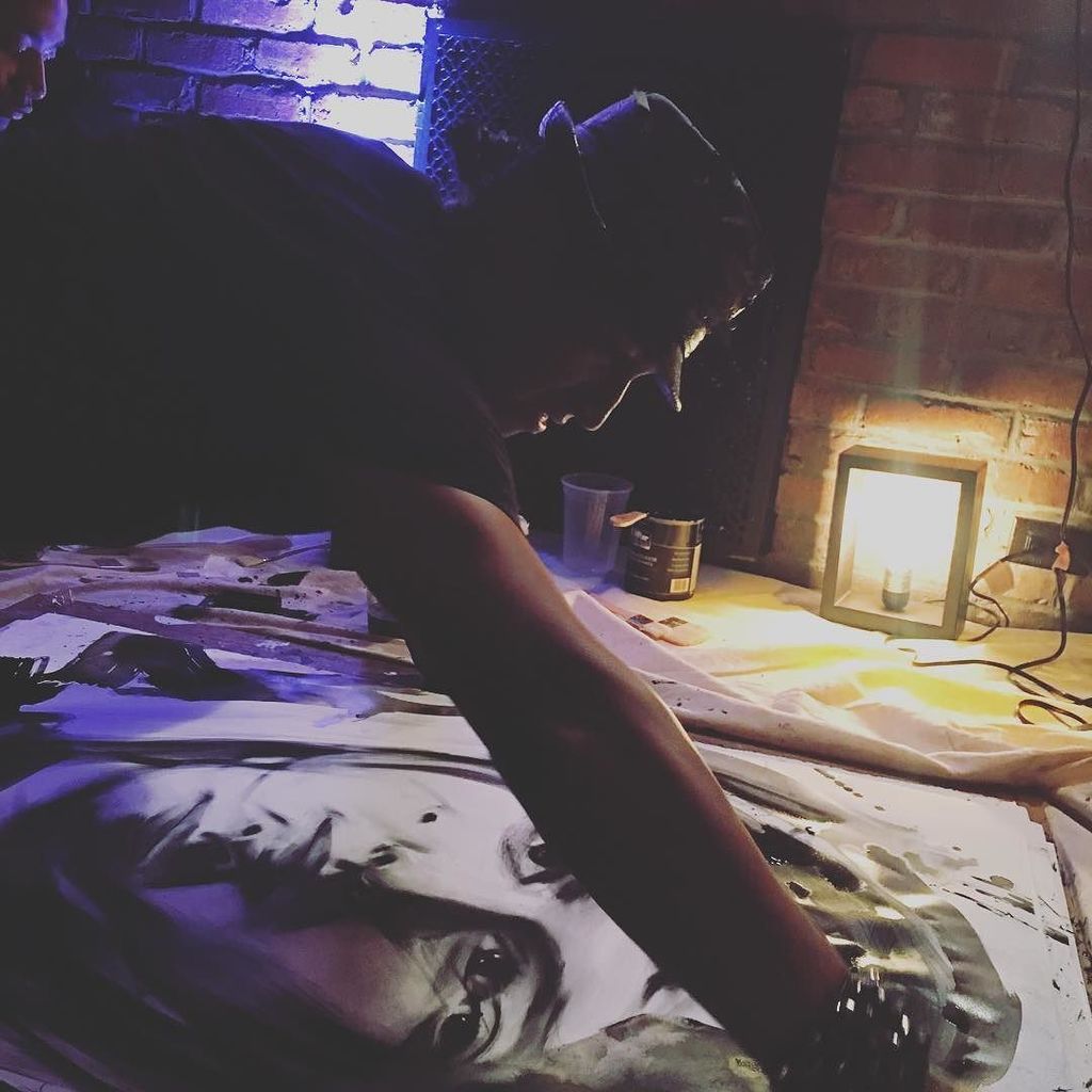 The amazing <a href="/therobertvargas/">Robert Vargas</a> in action. Incredible live portraits 👌💥 #dimanche #believeinm… ift.tt/1pto933