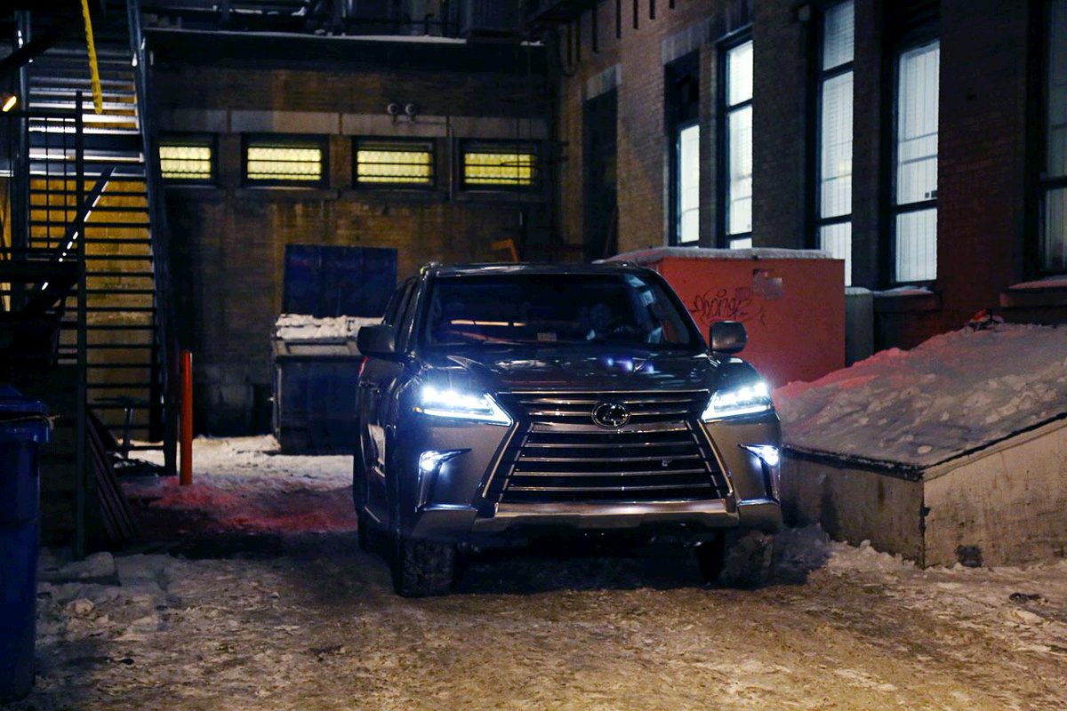 Lexus's tweet image. Immerse yourself in a high-pressure 360° training exercise from ABC's @QuanticoTV. #LexusLX lexus.us/1U5LQJW