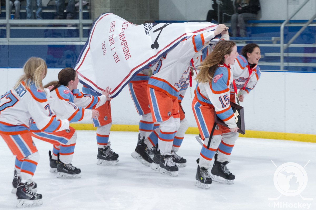 Congrats to Little Caesars - 2016 MAHA Girls' 12U Tier I state champs!

📷 | mihockeynow.com/2016/03/little…