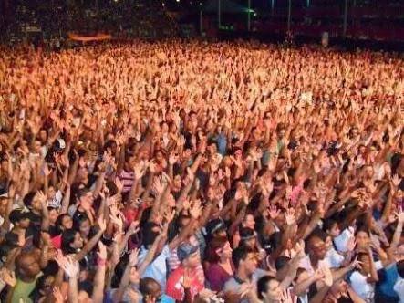 ElaPublicava's tweet photo. QUEM É #ForaAdelia  LEVANTA A MÃOOOOOO https://t.co/dTPIjrYxhz