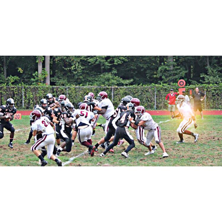 ValhallaVFB's tweet photo. Who's ready for Hawks nest this season! shoutout to @maxcavallo40 for the picture 🏈 #defensewinschips https://t.co/7sYWJlE7Xd
