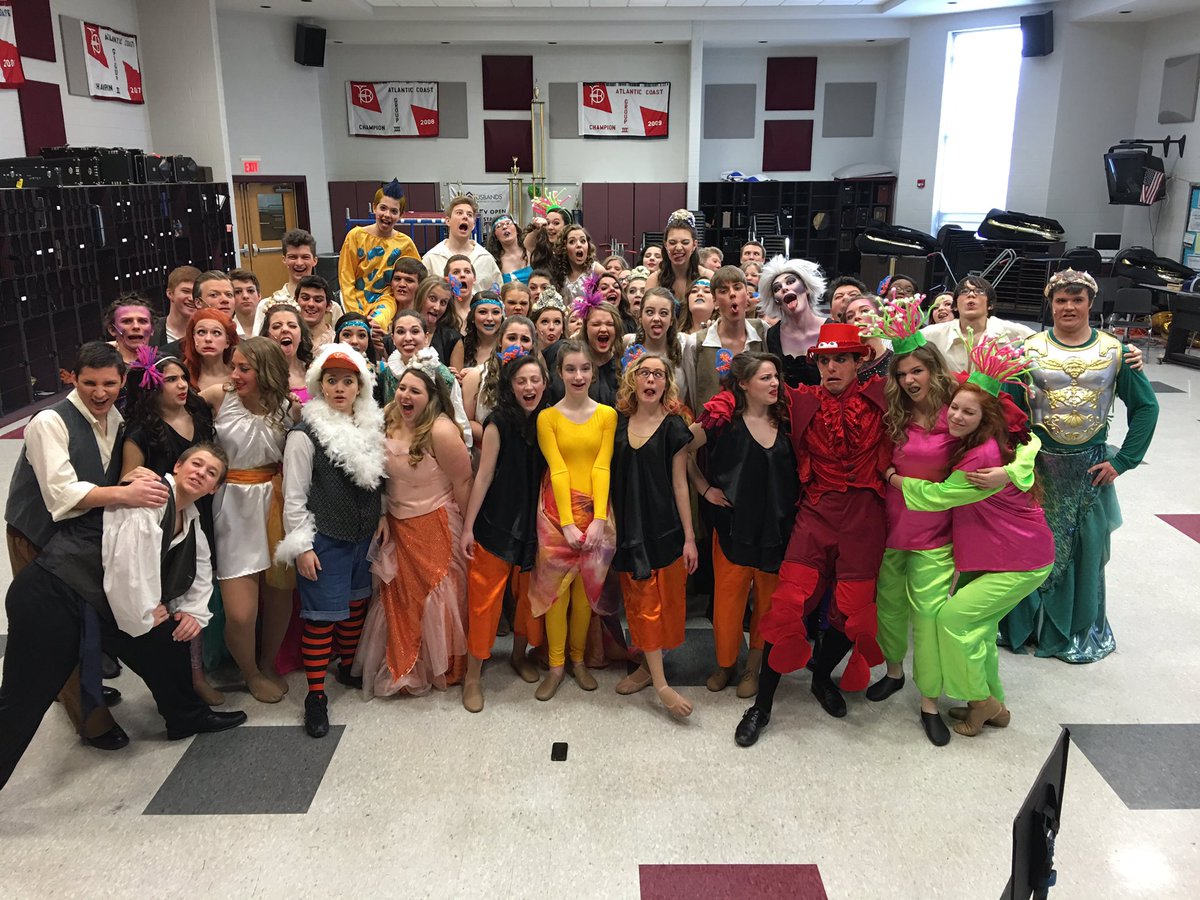 MASHChoirs's tweet image. Just before they ROCKED their final show. I cannot express the pride I feel. (I tried though 😢)