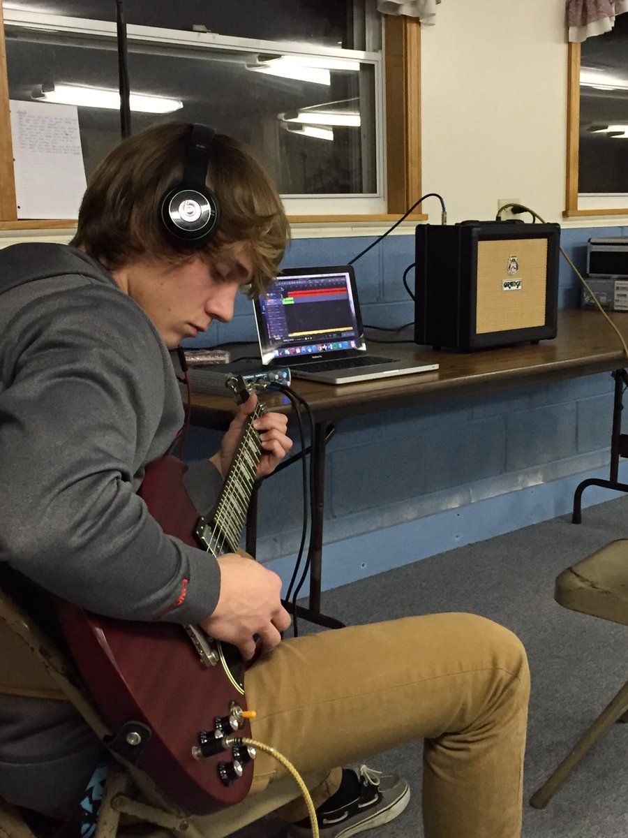 eastsidedive's tweet image. We are proud to announce that after a long, sleepless weekend, our EP is recorded. Can't wait to release it to you!