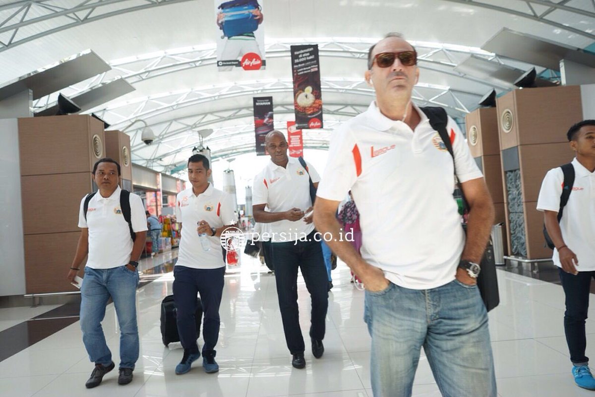 Persija_Jkt's tweet photo. Skuad Persija bersiap menuju Jogjakarta pagi ini untuk mulai pemusatan latihan

#GuePersija https://t.co/75943HS1Fq