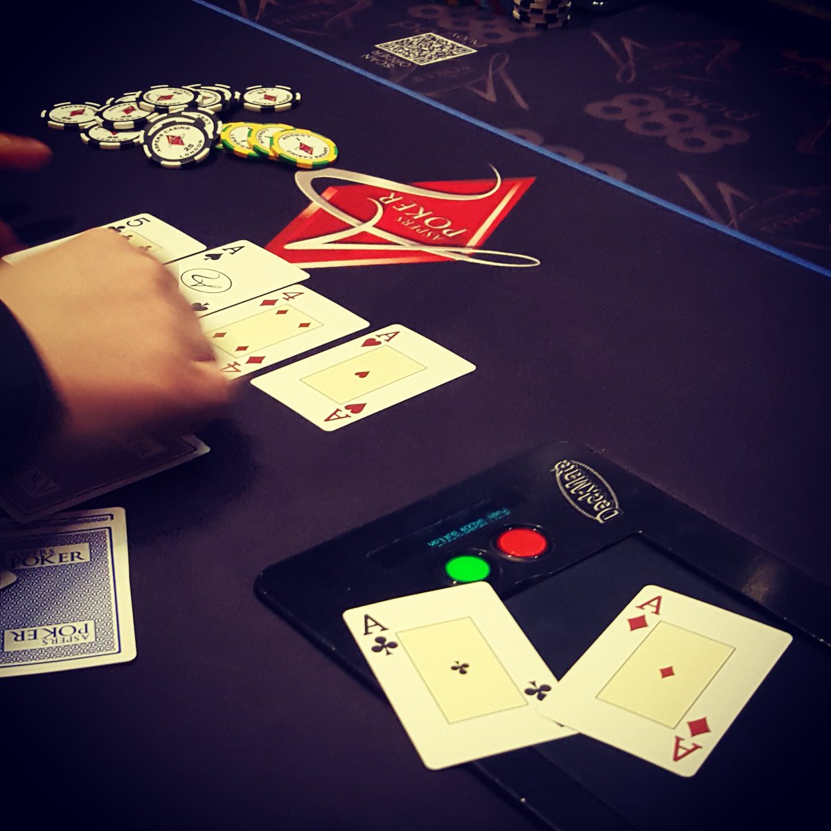 Sofia_Lovgren's tweet photo. Hitting the world with rockets and receiving a quads bonus! #easygame #pureskill #cashgamefun #london @888poker https://t.co/paybiQab65
