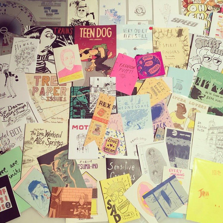 stickyinstitute's tweet photo. This is George Rexβs zine haul, as amassed at #fotp2016. Read her diary of the weekend here: https://t.co/6GOE7khvPK https://t.co/aHlN9tlkej