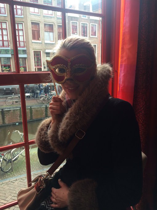 💋💋💋 from Amsterdam #redlight https://t.co/bTSG3WQmHK<a href="/tag/redlight"class="tags">#redlight</a>