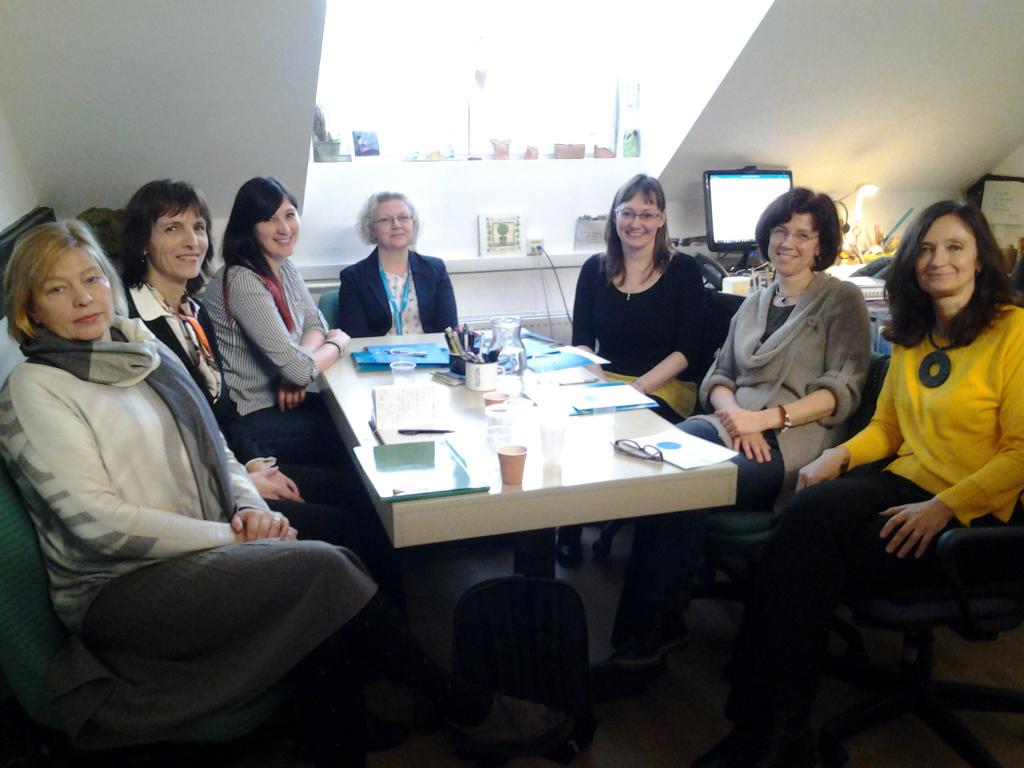 suram60's tweet photo. @zrss_si Ungarische und Österreichische Lehrerinnen zu Besuch am Schulamt https://t.co/NDgbESP0GA