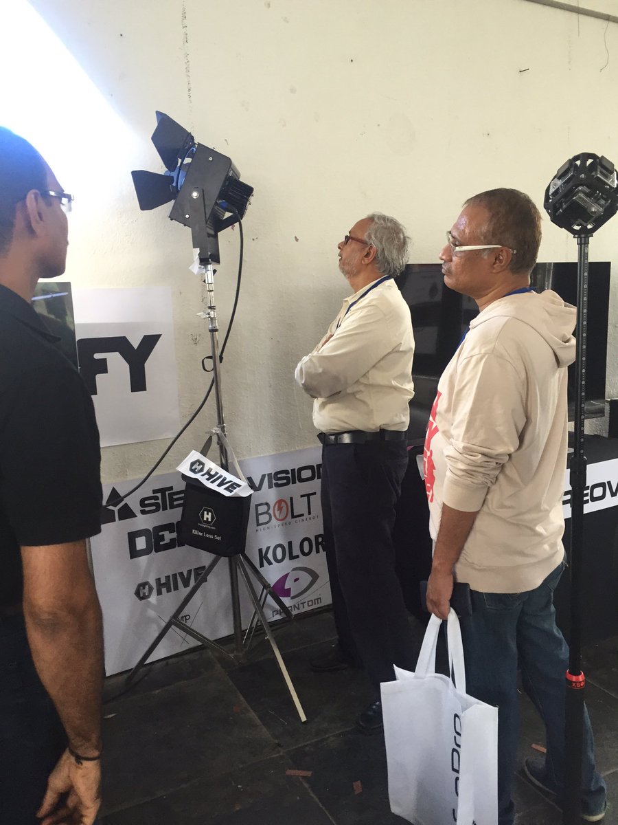 stereovisionIND's tweet photo. @HiveLighting at the demo
#Plasmalight #supertechnology #plugandplay now in India . @AnujSamtani @taniasamtani https://t.co/EXdr67NTT0