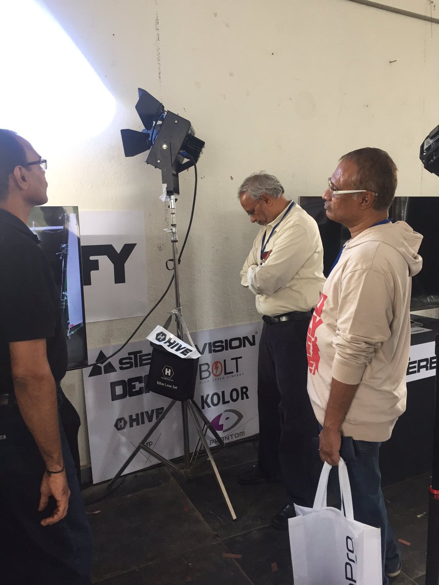 stereovisionIND's tweet photo. @HiveLighting at the demo
#Plasmalight #supertechnology #plugandplay now in India . @AnujSamtani @taniasamtani https://t.co/EXdr67NTT0
