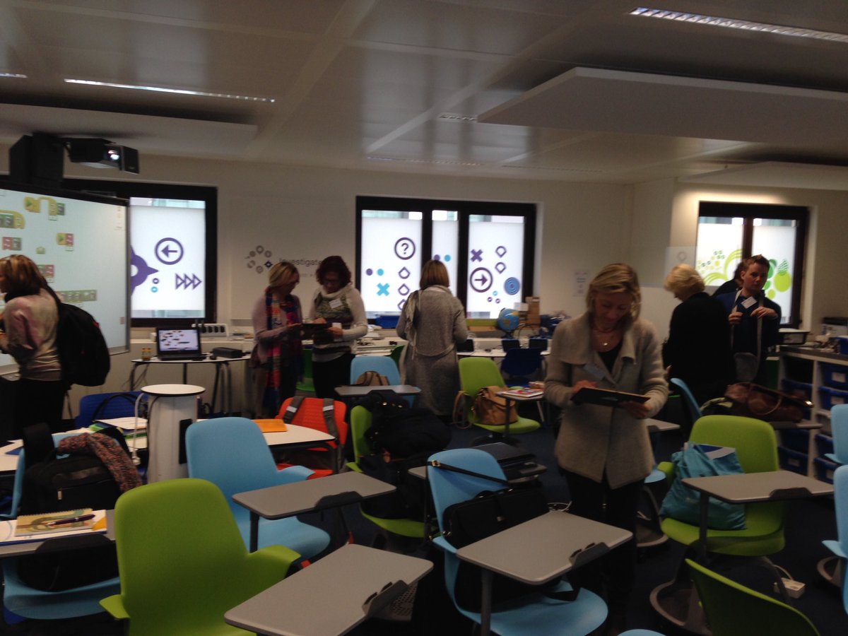 abfromz's tweet photo. The participants exploring #fcl_eu @BartVerswijvel https://t.co/wkYq6G2p6p