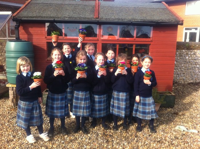 BeestonKitchen's tweet photo. Hope the mums of our young gardeners enjoyed their gifts! https://t.co/cAcBFFFbmp