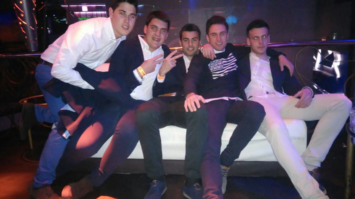 mjesus1996's tweet photo. Una del sabado ;)) discoteca #TeatroKapitalMadrid @raulcobos3 @Chacon159 @carlojaraba @Moyino14D https://t.co/JMPRg9mWjp