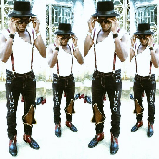 NgossFelix's tweet photo. C'est juste qu'on s'amuse. Savoir s'habiller c'est important mais connaitre la Sape c'est encore mieux #GYNN https://t.co/pq65BW9wxz