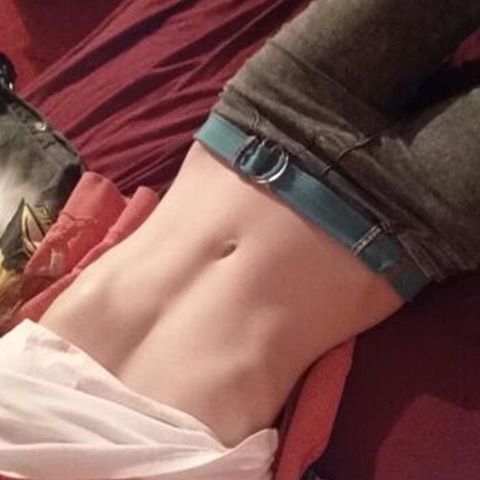 Fizzarcher's tweet photo. More from #nina.nawroth18 #bellybuttonmodel #bellymodel #belly #bellybutton: #beautiful_bellies2015 More from… https://t.co/VCWYbERQlO