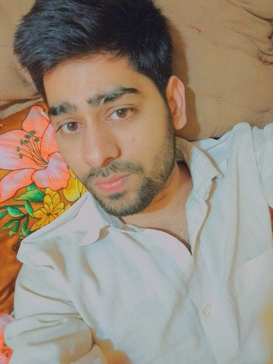 mesumitbidhan's tweet image. If you're reading this, I think you're perfect. &amp;lt;3