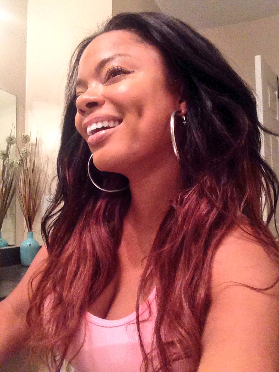 galagala_'s tweet photo. i miss my mommy 😩💕🙌🏽 #FreshQueen #beautiful #igetitfrommymomma 💁🏽 https://t.co/3ToWjq54pn