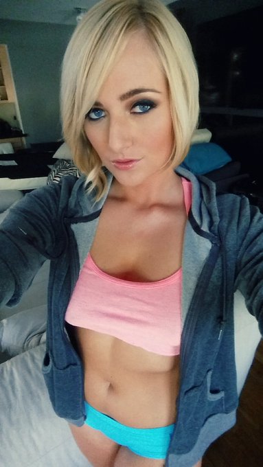 Had an amazing day and workout 😉 shooting for @naughtyamerica with @thejohnnycastle ya'll are going to<a href="/tag/mvsales"class="tags"><span>#mvsales</span></a>