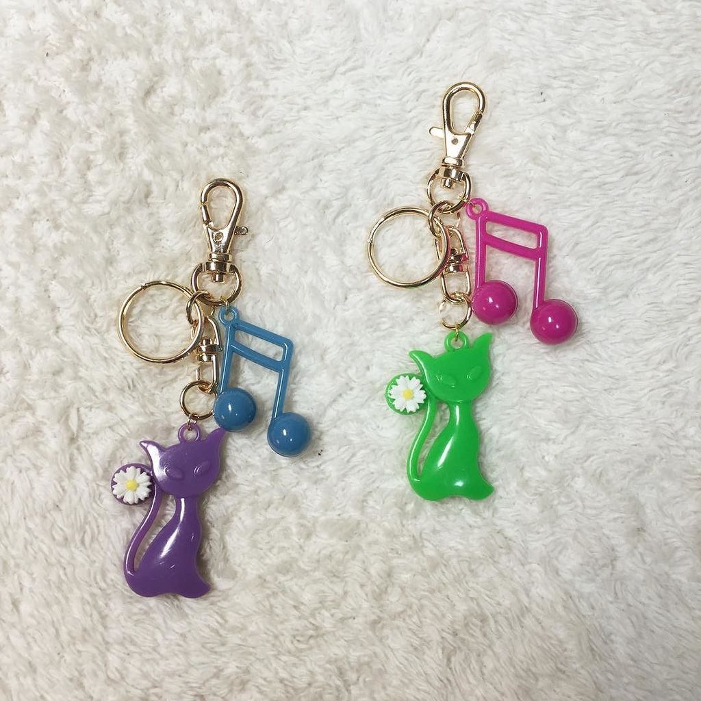 mutyuu_me's tweet photo. レトロなネコのキーホルダー作りました。
#tetote #minne #creema #ハンドメイド #handmade #cat #keyholder #bagcha… https://t.co/U7O40Z9KgM https://t.co/8jd0pVbkZw