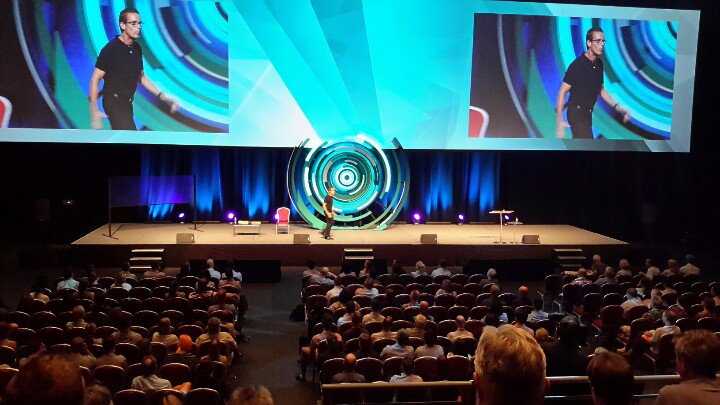 The cameraman is having to work overtime with Peter Thurin on stage #futurecounts