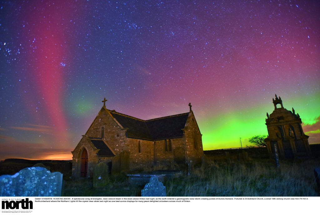 PaulKingstonITV's tweet photo. Pictures I took of the dazzling #NorthernLights display over #Northumberland last night. #Aurora #AuroraBorealis https://t.co/Rf9eCj8lLZ