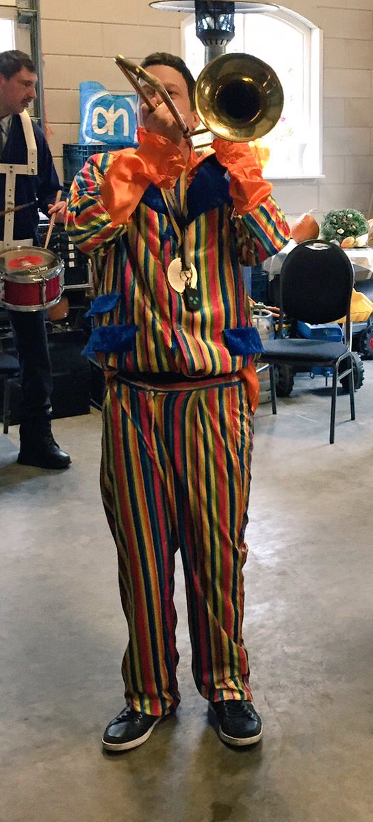 infopodaa's tweet photo. Die verdient een oorkonde; Joost de Toetelateur🎵 https://t.co/OF5ijOFkM5