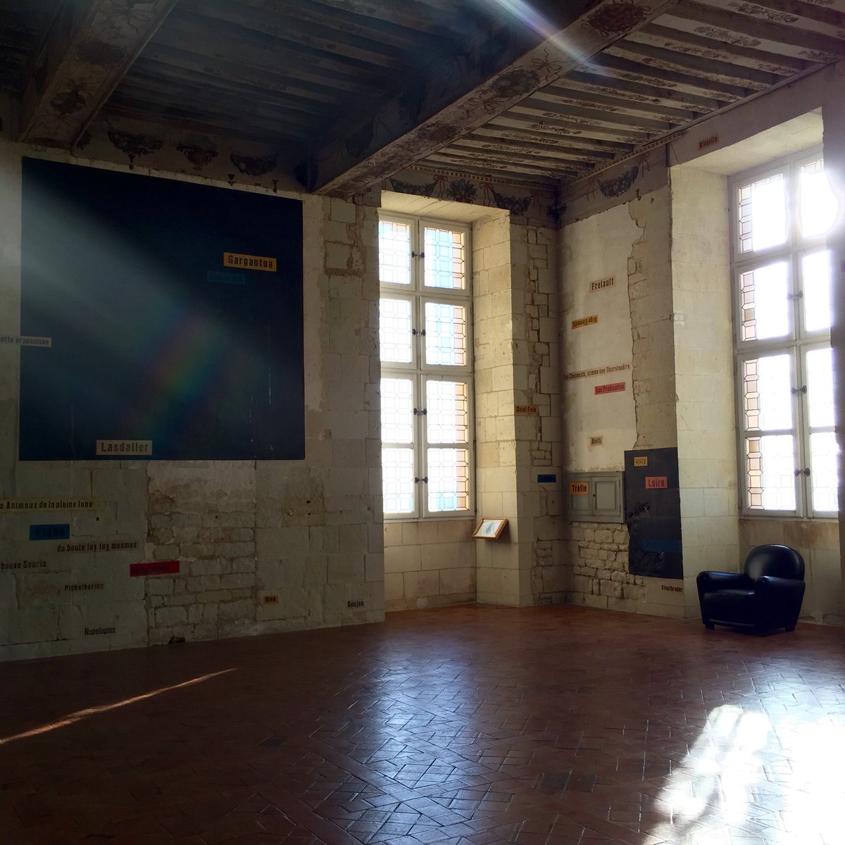 Si nous commencions par vous souhaiter à toutes &amp; tous une très belle semaine ? 🌞