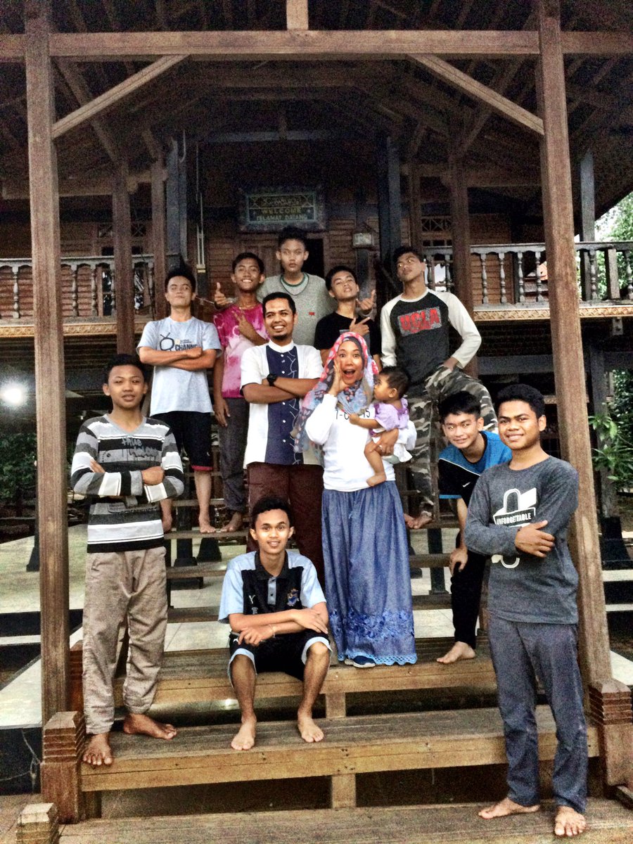 RAYJabalHaq's tweet photo. Gendong anak sapa mam? 😝 https://t.co/eaIjDg8pOt