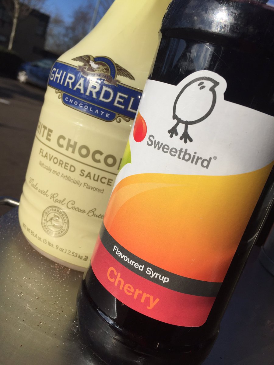 xpressoips's tweet photo. I'm thinking cherry white hot choc ! https://t.co/jDJ4sBsmkf