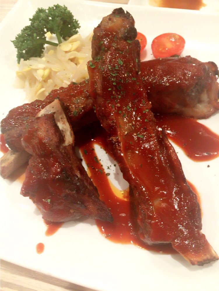 27_kame's tweet photo. 今日は、結婚1年記念日！！

子供産まれてから、なかなか飲みいけなかったから2人で肉バル行った！！

たまには、こーゆーのも楽しかった笑 https://t.co/gsRca3mC4j